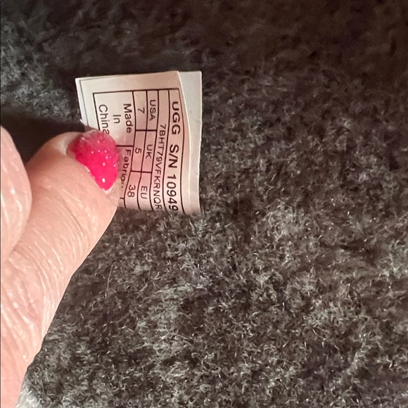 UGG BOOTS Grey with turn locks - Picture 4 of 11